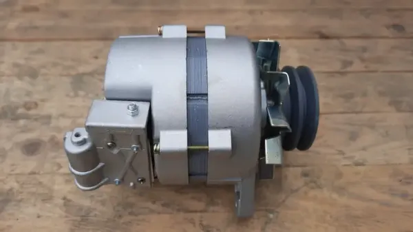 Генератор (28V 45A 1260W) Генератор (28V 45A 1260W)