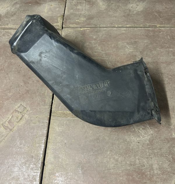 Патрубок обігрівача Renault 5010354478 Renault Magnum DXi Патрубок обігрівача Renault 5010354478 Renault Magnum DXi